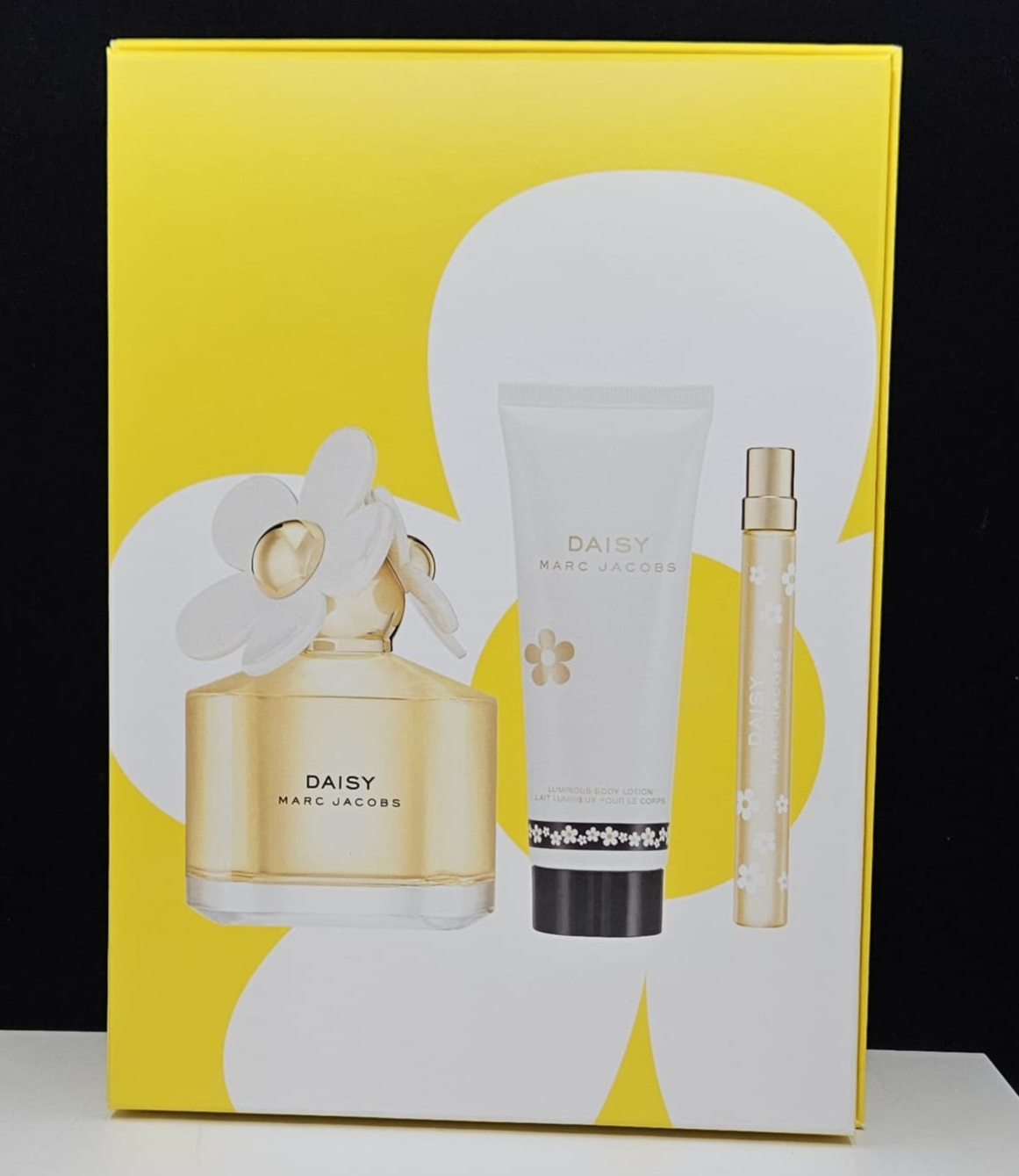 Marc Jacobs Daisy Gift Set (EDT 3.3 oz + Body Lotion 2.5 oz + EDT 0.33 oz) NIB