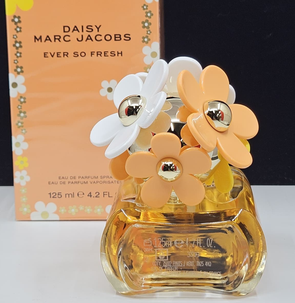 Marc Jacobs Daisy Ever So Fresh Eau De Parfum Spray 4.2 oz / 125 ml New In Box