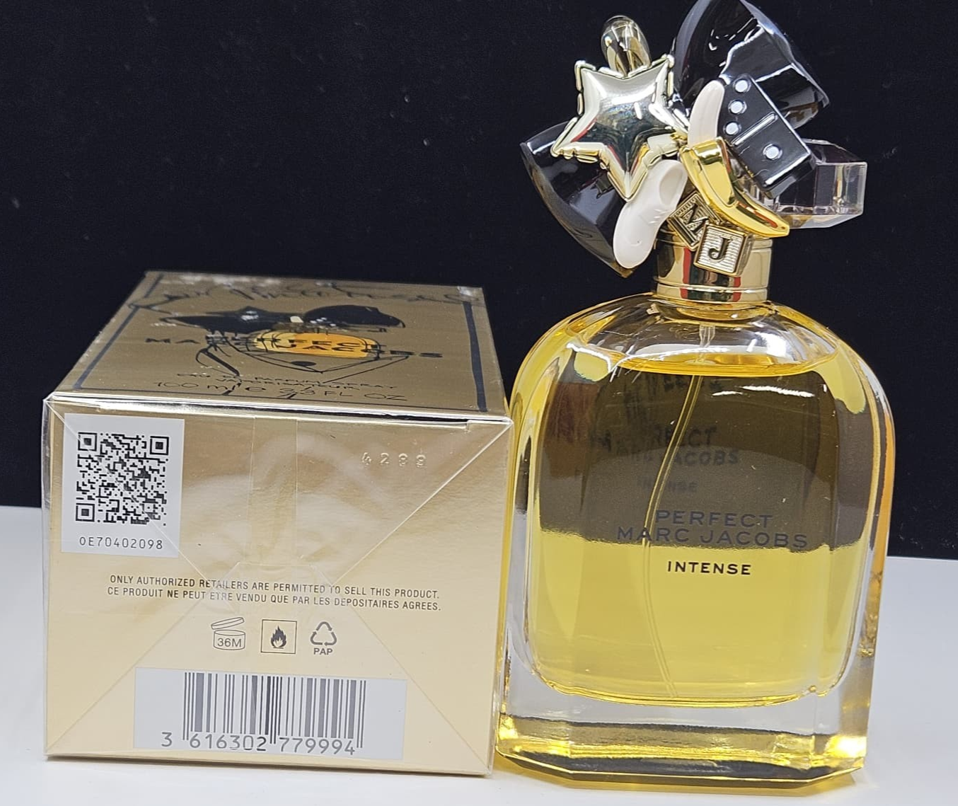Marc Jacobs Perfect Intense Eau De Parfum Spray 3.3 oz / 100 ml New In Box
